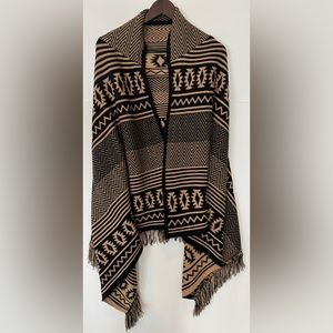 BCBG - Geometric Print Shawl